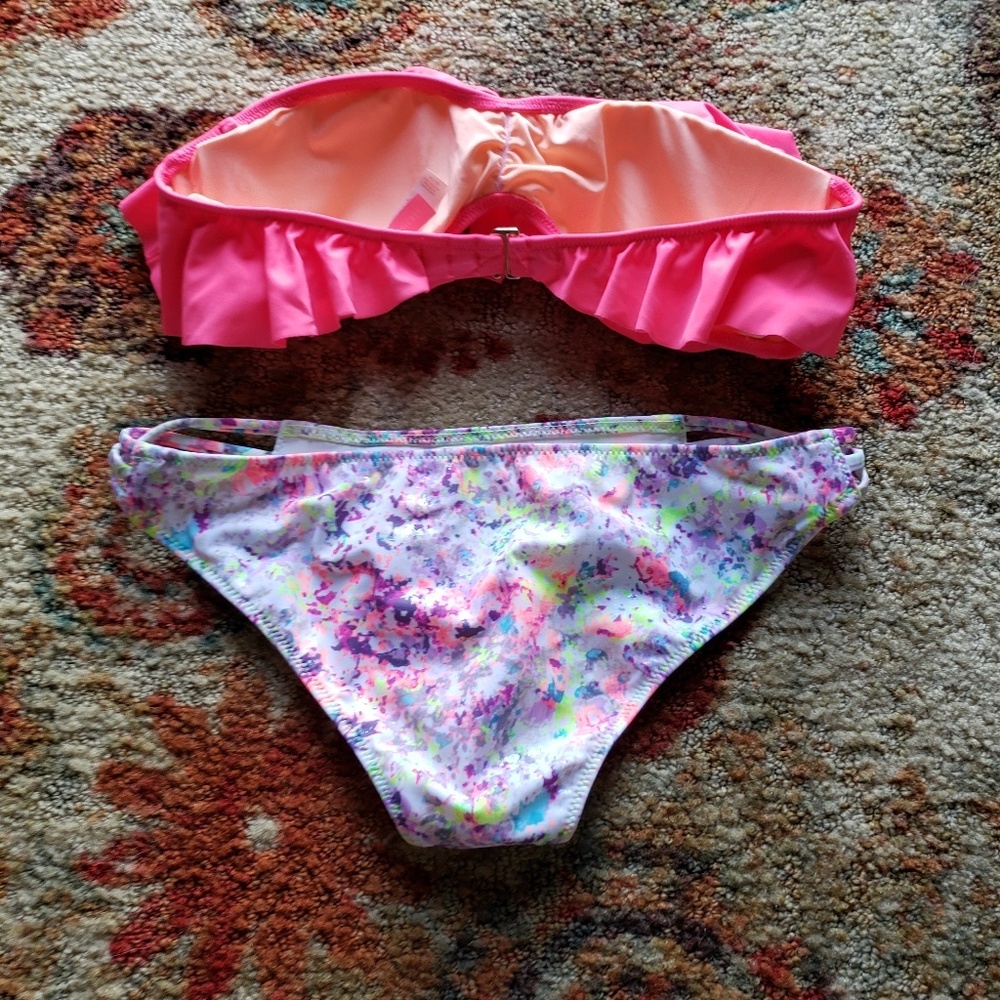 Victoria Secrets Bikini - Picture 2 of 2